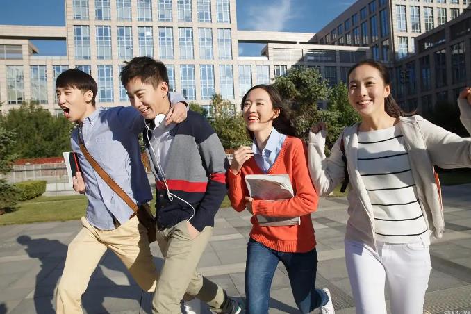 哈佛中国学者:很高兴此时离开美国