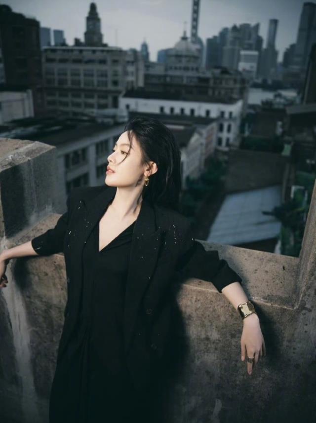 芭莎派对上的陈丽君可甜可酷