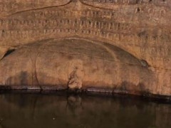 河南鹤壁一水库水位下降现千佛石窟 现场画面曝光！