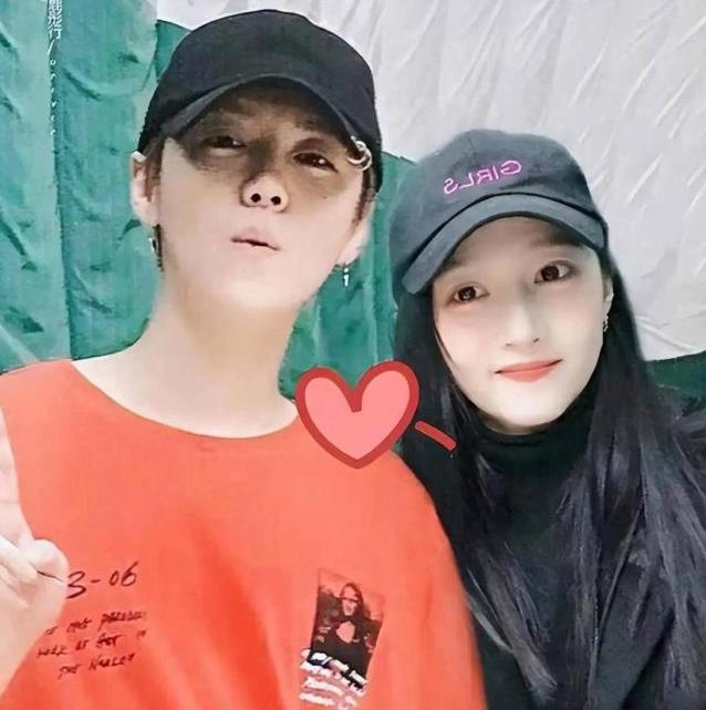 鹿晗关晓彤 一个暴瘦一个哭了