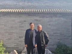 黄仁勋与雷军合影 这张照片是路人拍摄的！
