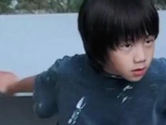 黄磊孙莉八岁儿子罕见露面 这是什么场面？