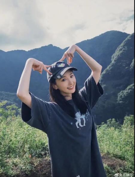 毛晓彤方否认与陈晓恋情:未婚且单身