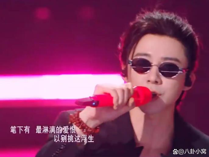刘宇宁登8月沸点榜一!曾演唱会挥泪