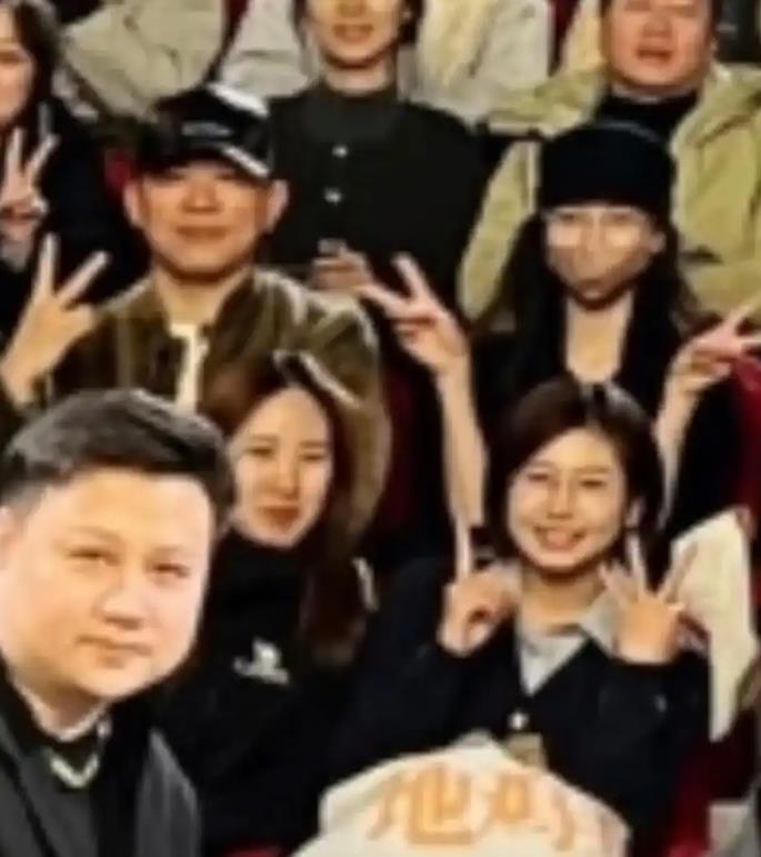 易梦玲称和胡彦斌海边视频是AI的