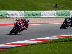 张雪爆火 这个男人是谁 这是什么情况?