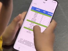 10后小孩哥用AI帮妈妈管店 这是什么情况？