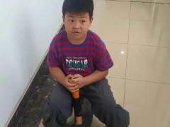 7岁男孩骑滑板14公里找到舅舅家，这是什么情况？