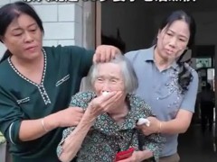 93岁妻子与20岁丈夫终于“相见”，圆了老人跨越时空的相见之愿！