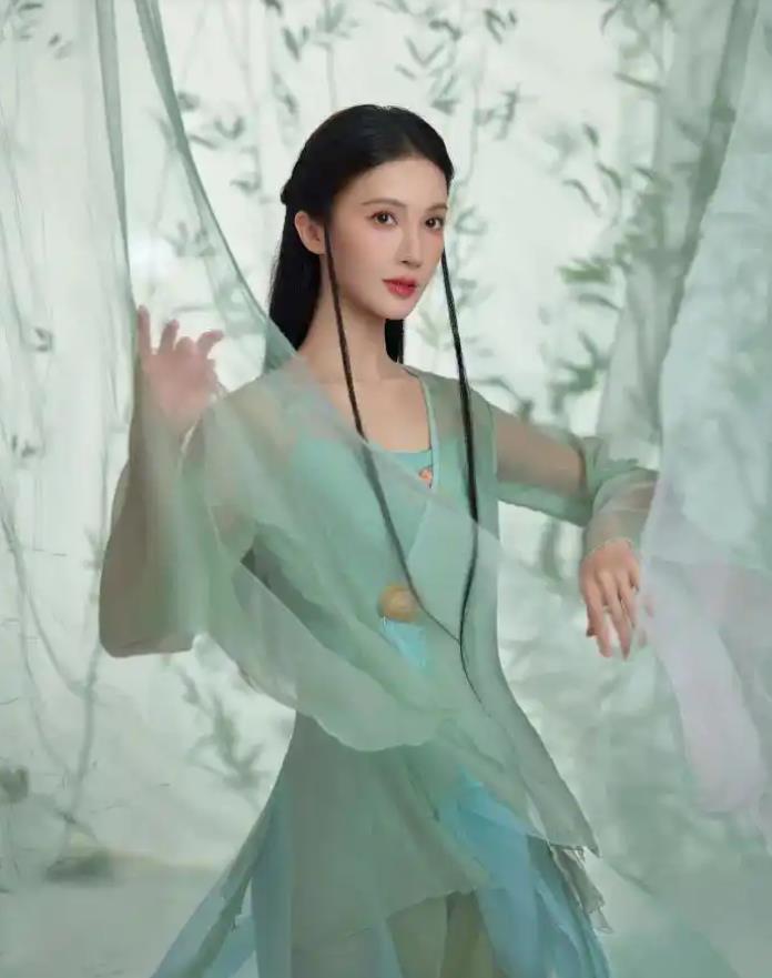 金晨车祸风波后首次亮相综艺