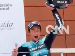 13岁中国小将8战7冠称霸欧洲赛场 连夺两回合冠军,解说员激动喊道:这个中国孩子,简直不可思议!!