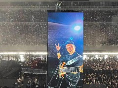 谢霆锋演唱会上对天空说谢谢你 这是什么情况？