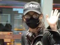 张柏芝一身黑衣现身机场,网友纷纷称赞她“太圈好感”!