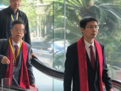 王兴兴披红围巾现身宇树上市仪式，从创业公司到公众公司的跨越！