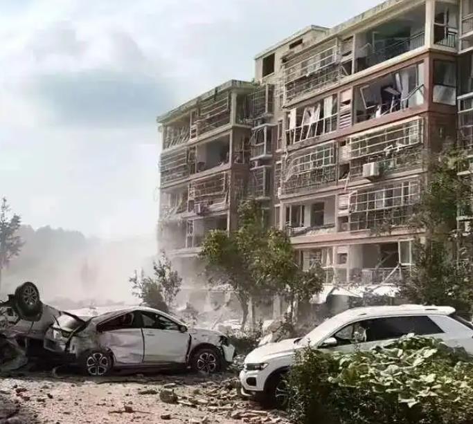 临沂王桥社区爆炸现场多楼受损严重