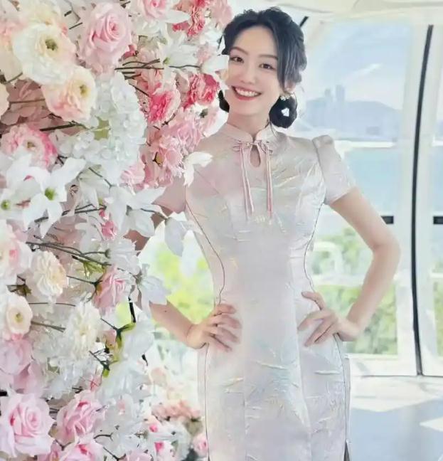 40岁许嵩结婚 女方为00后主持人