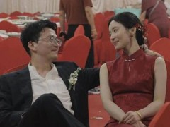 新郎新娘送完宾客后对视泪崩刷屏全网,新郎轻声对新娘说出新婚快乐