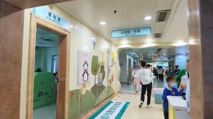 妈妈称男孩1米75没法见人