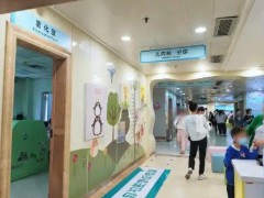 妈妈称男孩1米75没法见人，医生：孩子没病，1 米 75 已超过平均身高